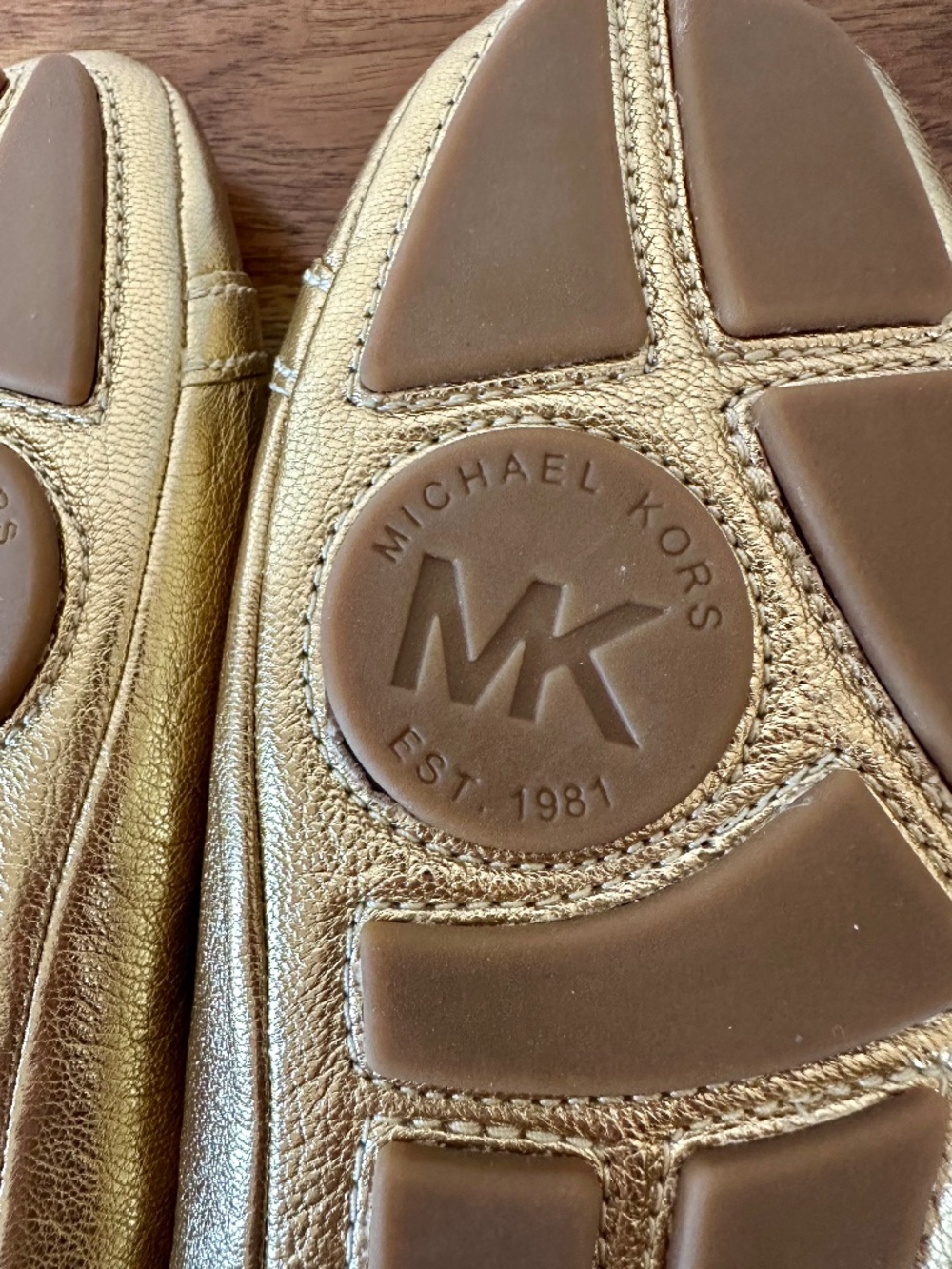 NEW Michael Kors Fulton Moc Pale Gołd Flats, Size 9M - Picture 7 of 11